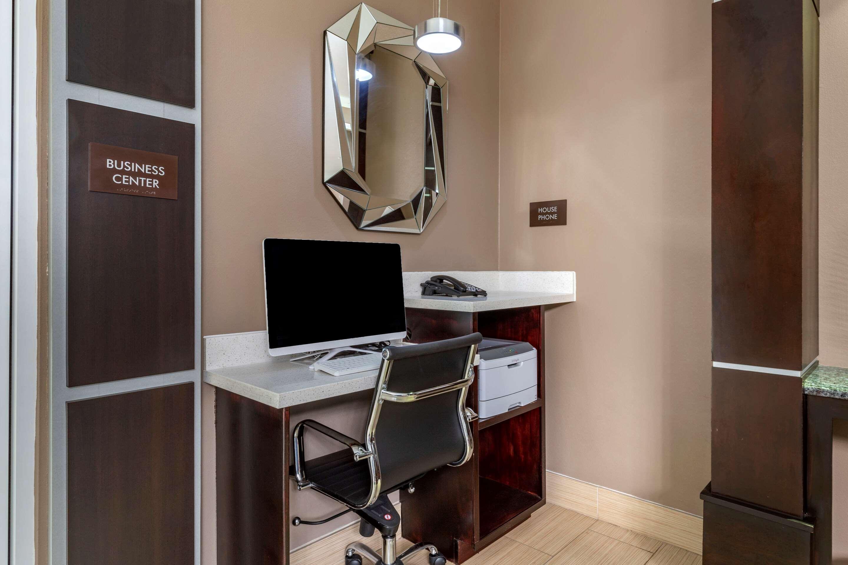 Comfort Inn & Suites Cleveland Ngoại thất bức ảnh