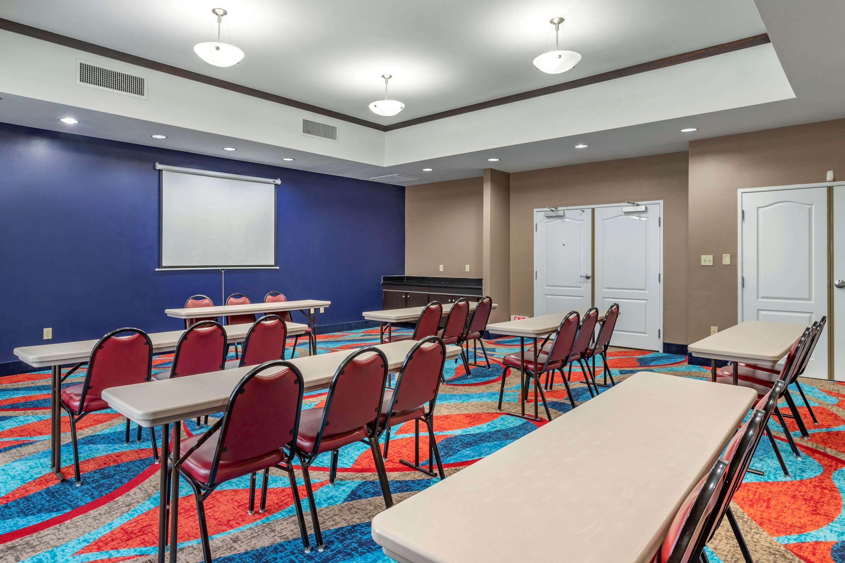 Comfort Inn & Suites Cleveland Ngoại thất bức ảnh