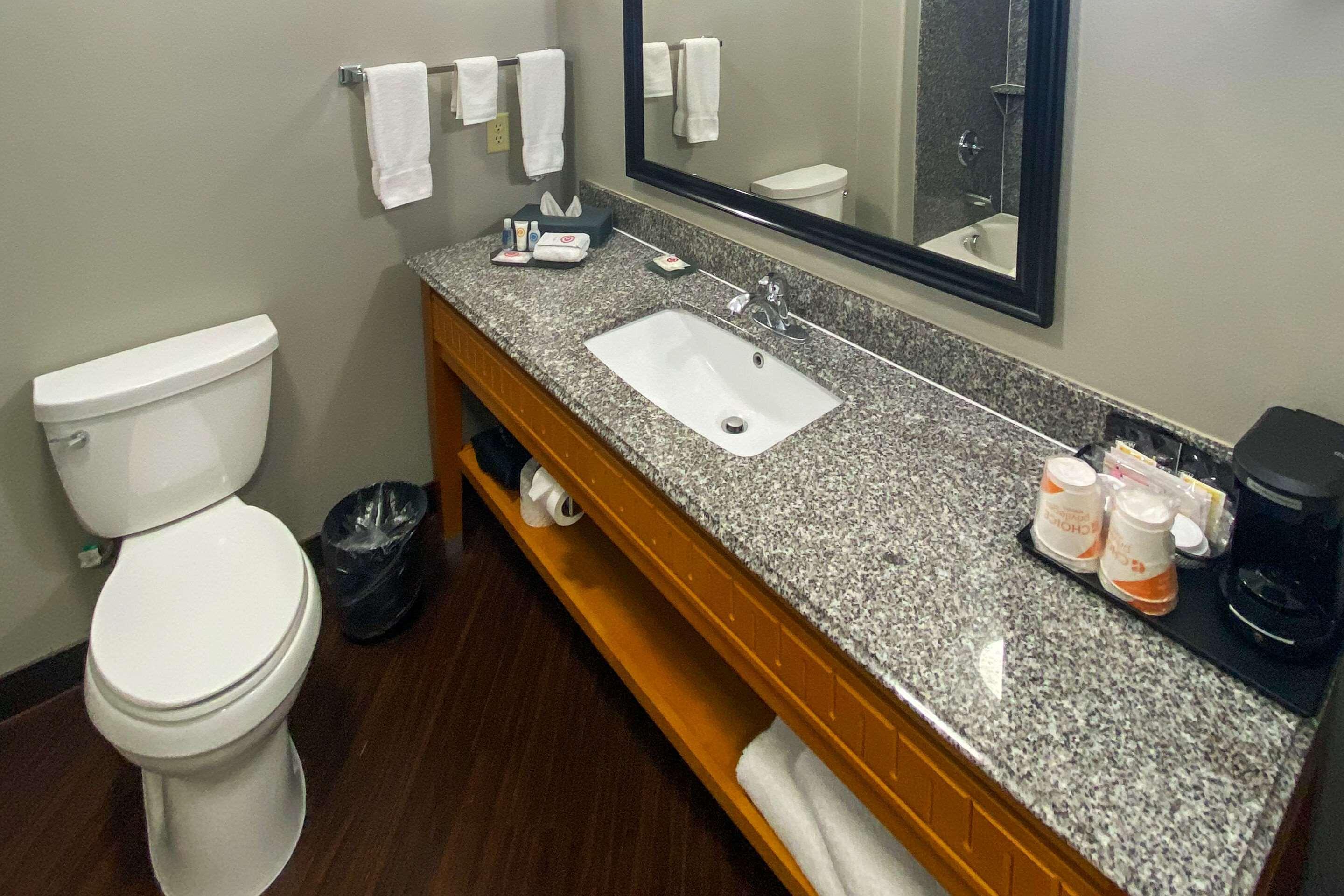 Comfort Inn & Suites Cleveland Ngoại thất bức ảnh